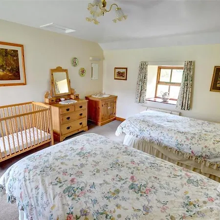 بيت للعطل Spacious Holiday In Cropton Yorkshire With Garden *
