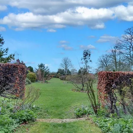 Spacious Holiday In Cropton Yorkshire With Garden بيكرينغ